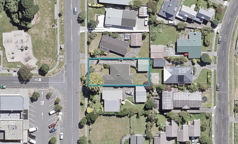 168 Dowse Drive, Maungaraki, Lower Hutt - Carousel 1