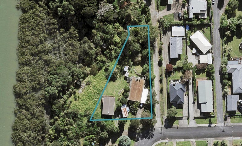 29 Tawa Road, Te Atatu Peninsula, Auckland - Carousel 1