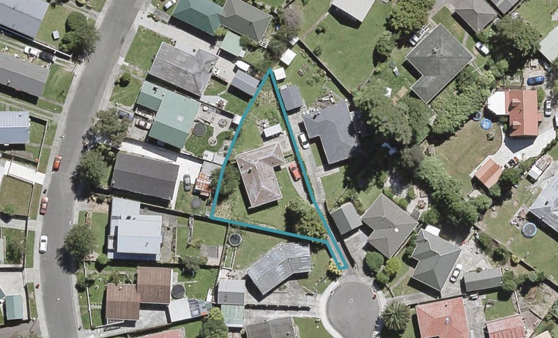 8 Ponderosa Grove, Maoribank, Upper Hutt - Carousel 1
