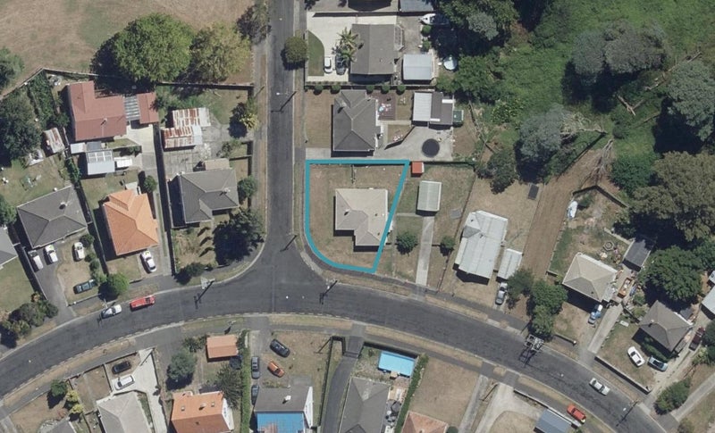 2 Stokes Crescent, Maeroa, Hamilton - Carousel 1