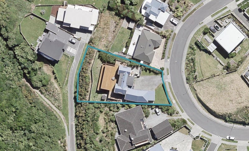 29 Arahiwi Grove, Tirohanga, Lower Hutt - Carousel 1