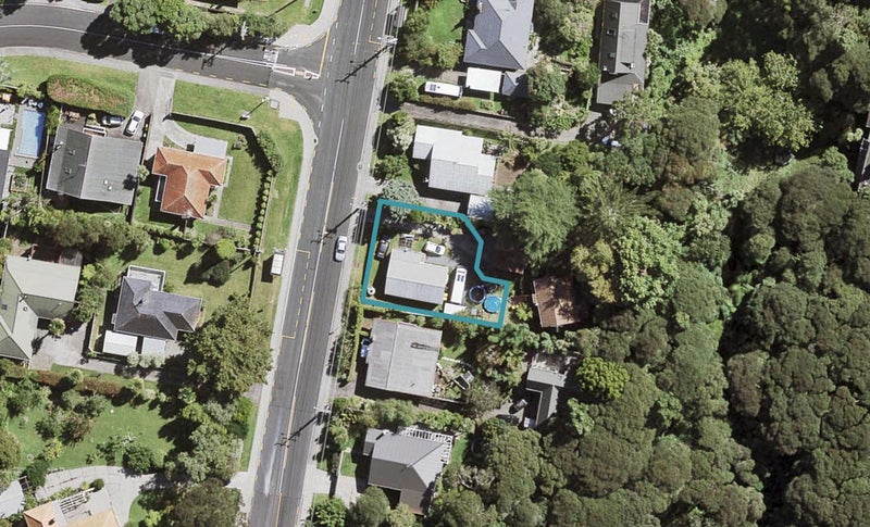 166A Atkinson Road, Titirangi, Auckland - Carousel 1
