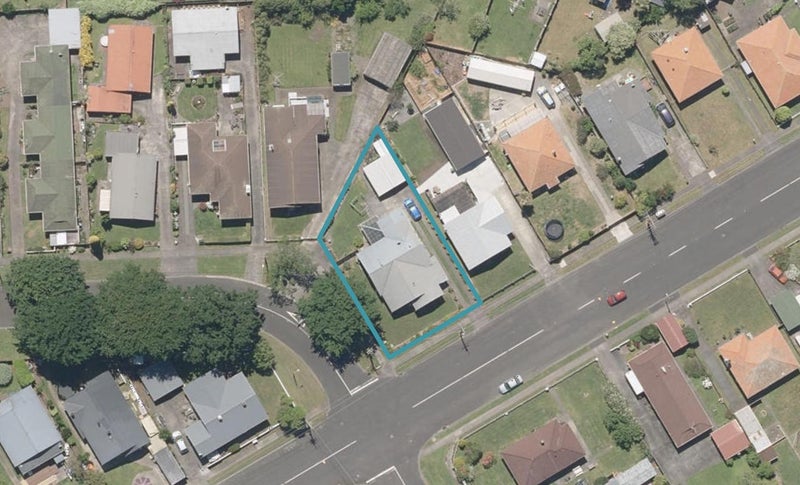 71 Nixon Street, Whanganui East, Whanganui - Carousel 1
