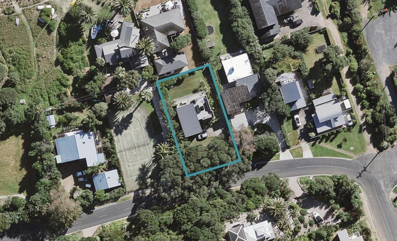 45 Palm Road, Palm Beach, Waiheke Island - Carousel 1