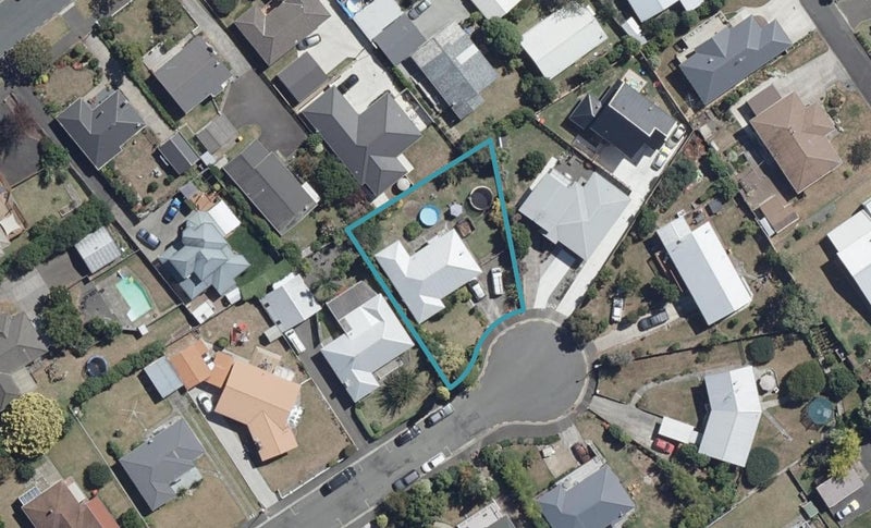 9 Westney Place, Forest Lake, Hamilton - Carousel 1