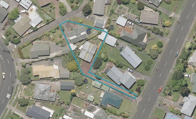 44 Raine Street, Whanganui East, Whanganui - Carousel 1