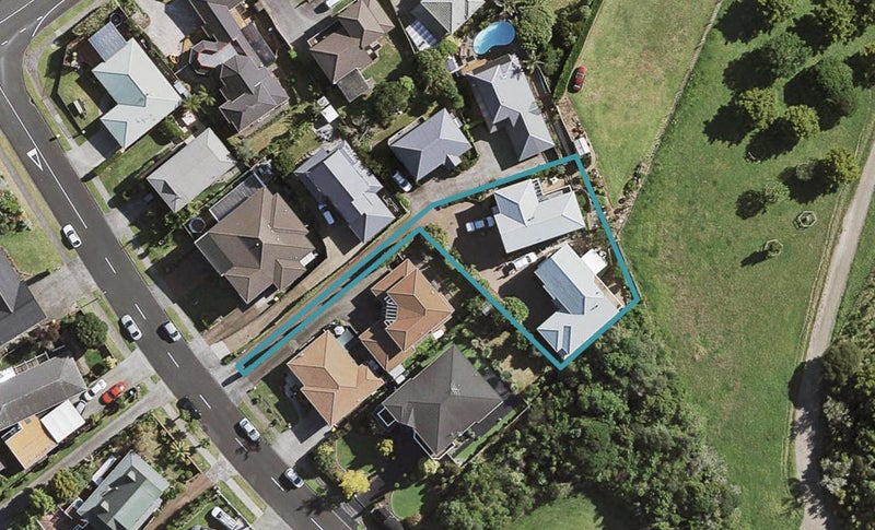 1/8 Calluna Crescent, Totara Heights, Auckland - Carousel 1