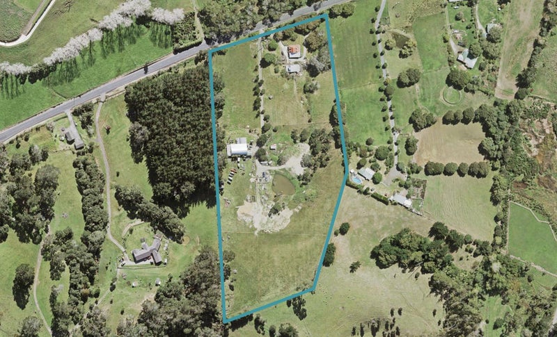 303 Foster Road, Kumeu - Carousel 1
