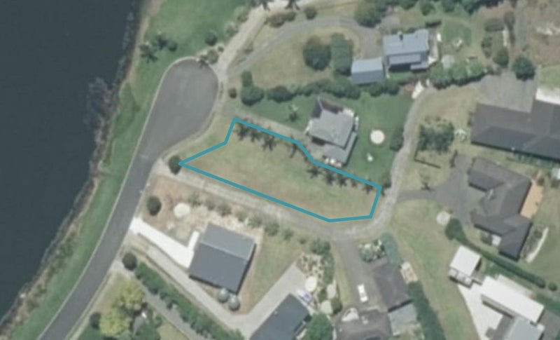 22 Rua One Place, WHAKATIWAI, MIRANDA - Carousel 1