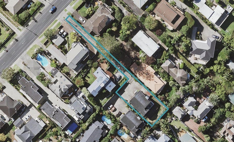11 Aberdeen Road, Castor Bay, Auckland - Carousel 1