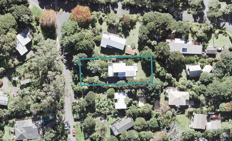 4 Kilgour Terrace, Huia, Auckland - Carousel 1