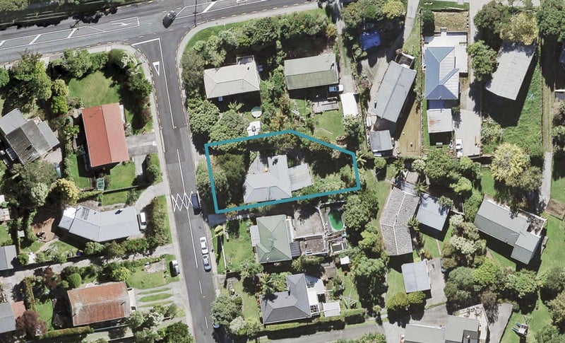 3 Hilling Street, Titirangi, Auckland - Carousel 1