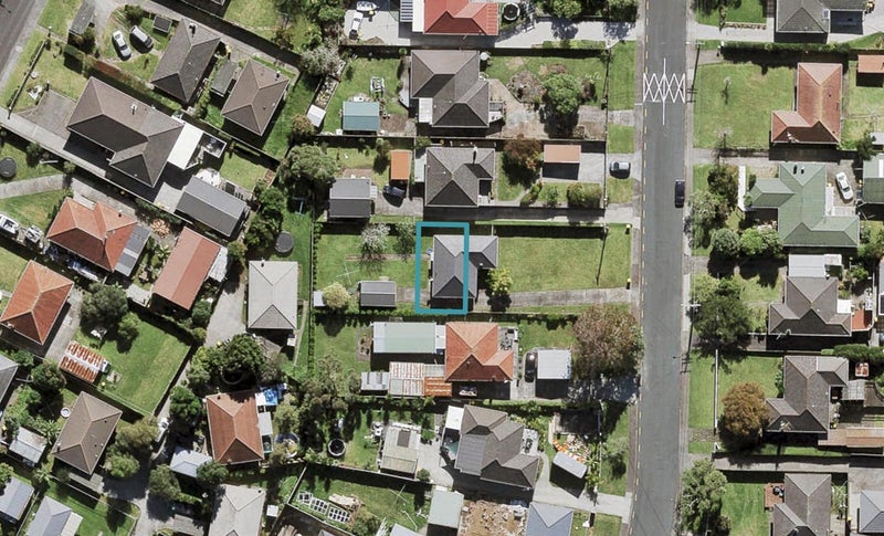 63B Neil Avenue, Te Atatu Peninsula, Auckland - Carousel 1