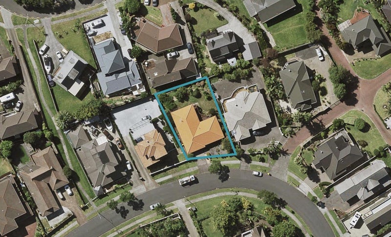 19 Santa Monica Place, Goodwood Heights, Auckland - Carousel 1