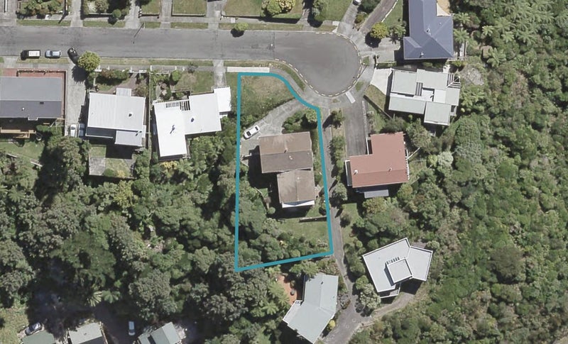 16 Magnolia Grove, Maungaraki, Lower Hutt - Carousel 1