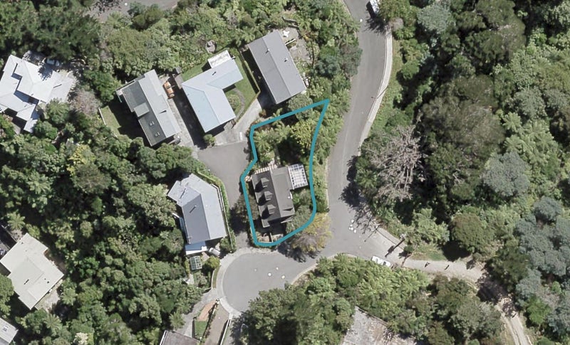 10 Farrelly Grove, Fairfield, Lower Hutt - Carousel 1