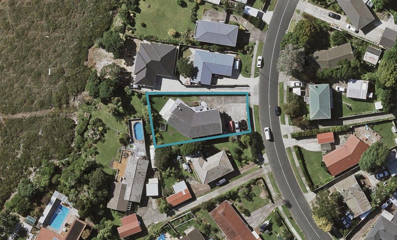 61 Edgewater Drive, Pakuranga, Auckland - Carousel 1