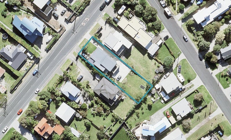 1063 Whangaparaoa Road, Tindalls Beach, Whangaparaoa - Carousel 1
