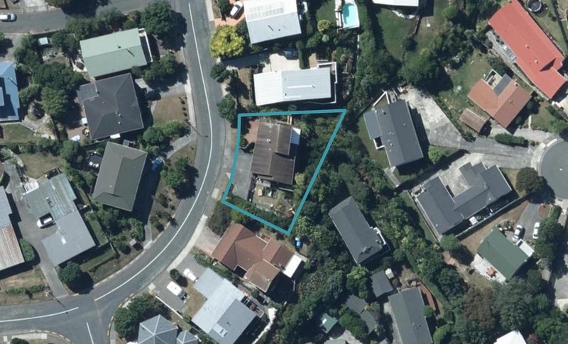 27 Pope Street, Camborne, Porirua - Carousel 1