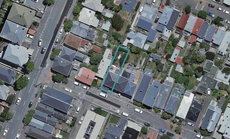 5 Queen Street, Mount Victoria, Wellington - Carousel 1