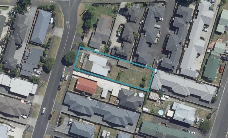 2/2 Maitland Street, Frankton, Hamilton - Carousel 1