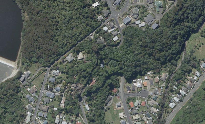 9 Tanner Road, Glenleith, Dunedin - Carousel 1
