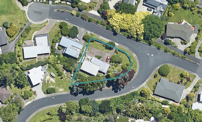 10 Manahi Avenue, Kawaha Point, Rotorua - Carousel 1