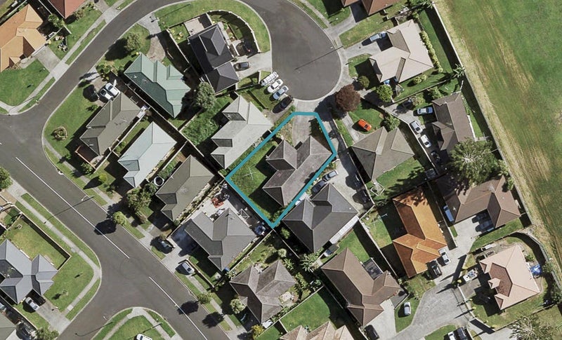 9 Derryveagh Lane, Weymouth, Auckland - Carousel 1