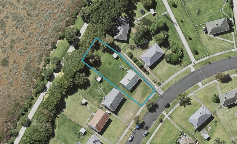 17 Hillary Crescent, Belmont, Auckland - Carousel 1