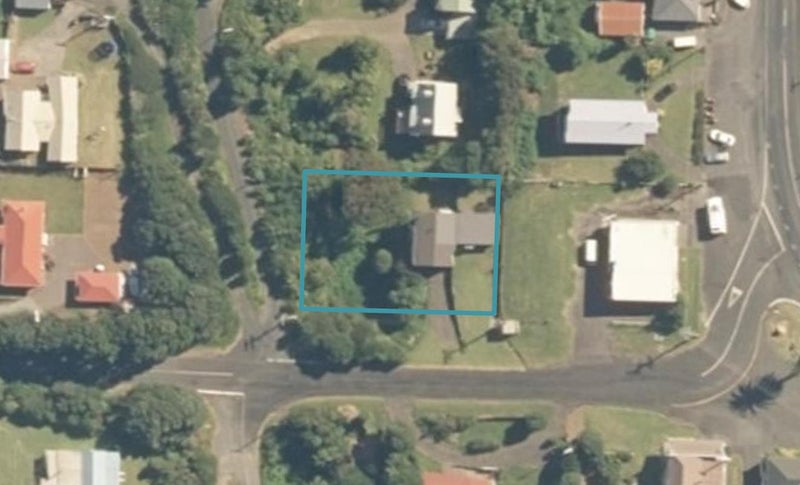 4 Rerenga Street, Mōkau - Carousel 1