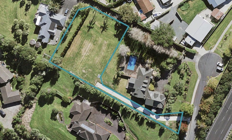 10 Chester Avenue, Greenhithe, Auckland - Carousel 1