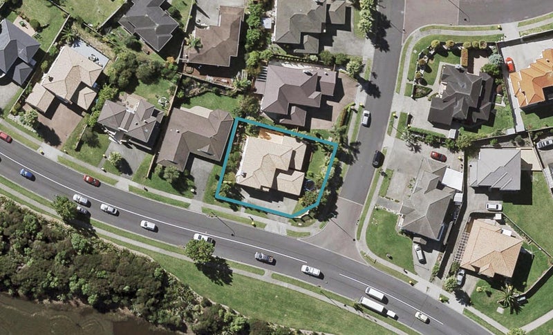 90 Hugh Green Drive, Pinehill, Auckland - Carousel 1
