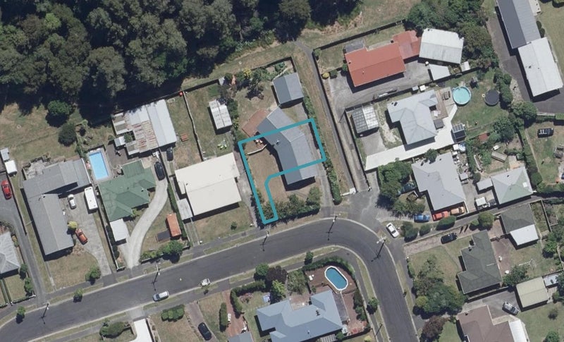 2/39 Fenwick Crescent, Hillcrest, Hamilton - Carousel 1
