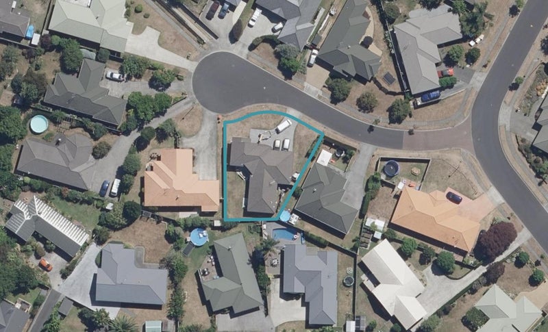 24 Mangakoea Place, St Andrews, Hamilton - Carousel 1