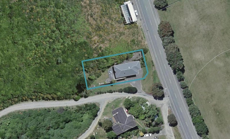 169 Happy Valley Road, Owhiro Bay, Wellington - Carousel 1