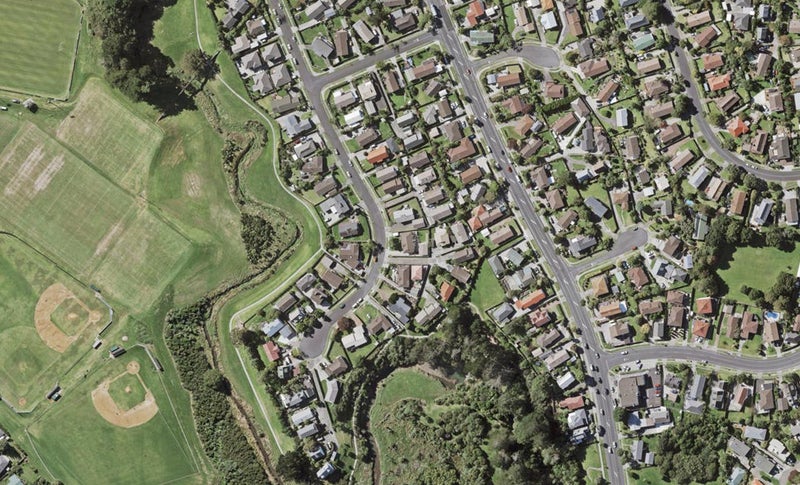 24 De Quincey Terrace, Highland Park, Auckland - Carousel 1