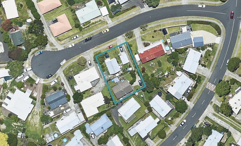 7B Portland Street, Welcome Bay, Tauranga - Carousel 1