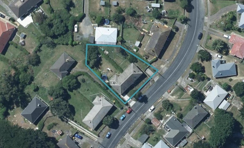 46 Bedford Street, Cannons Creek, Porirua - Carousel 1