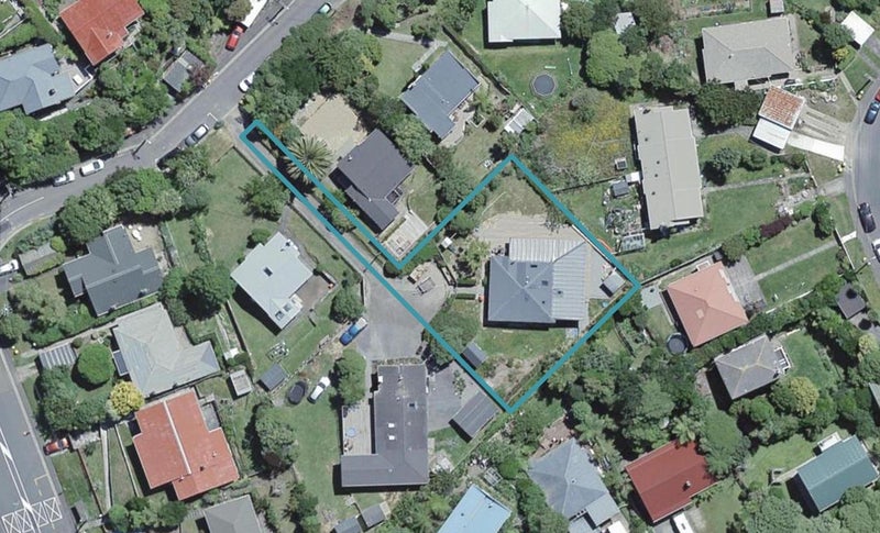 8 Wavell Street, Karori, Wellington - Carousel 1