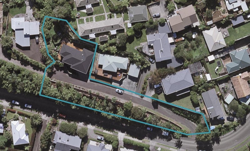 16 Sycamore Grove, Lower Vogeltown, New Plymouth - Carousel 1