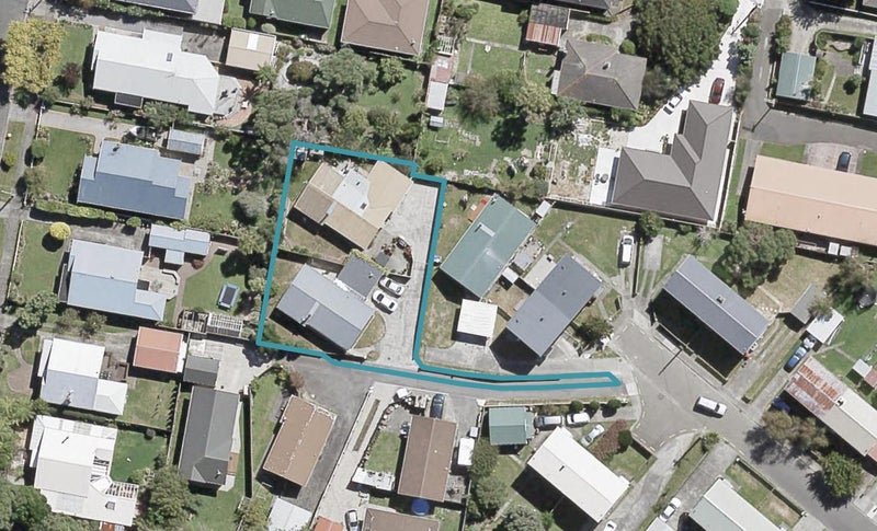 1/24 Trevethick Grove, Woburn, Lower Hutt - Carousel 1