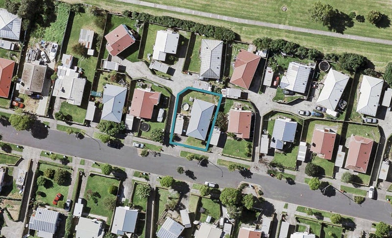56 Maybury Street, Point England, Auckland - Carousel 1