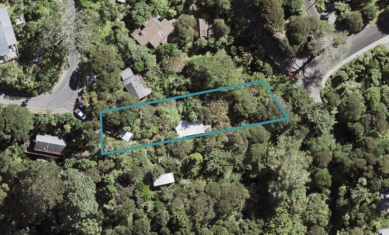 19 McEldowney Road, Titirangi, Auckland - Carousel 1