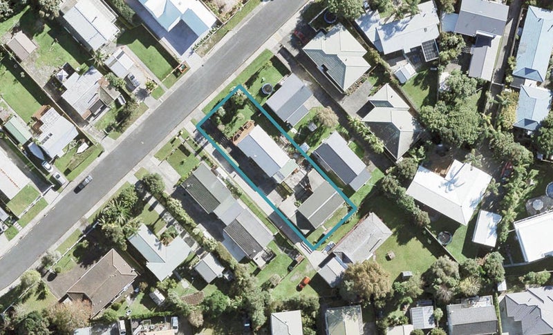 12A Walton Street, Red Beach, Whangaparāoa - Carousel 1