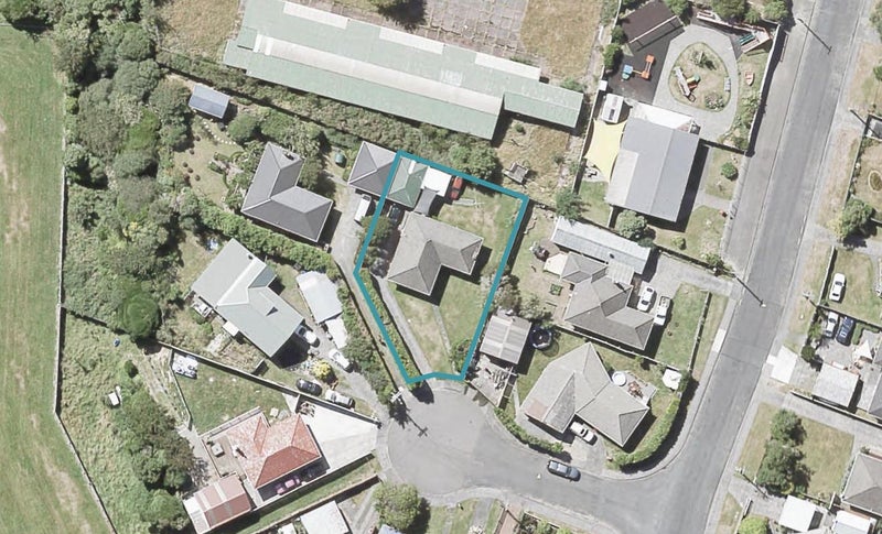 4 Willow Grove, Wainuiomata, Lower Hutt - Carousel 1