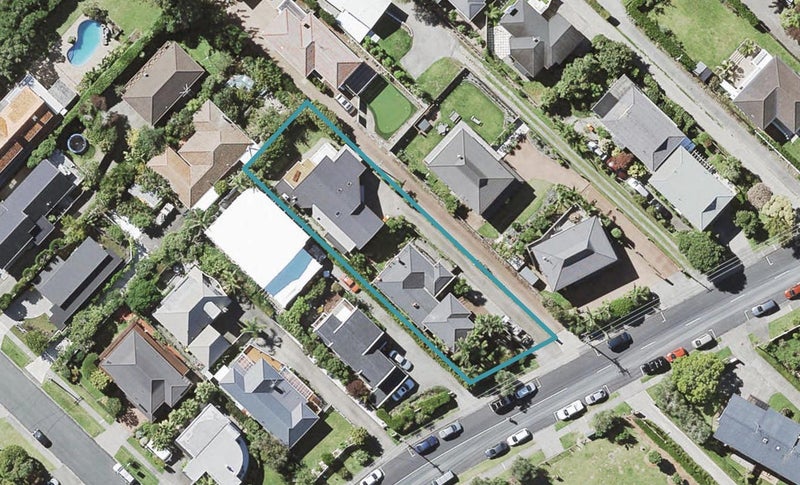 1/114 Aberdeen Road, Campbells Bay, Auckland - Carousel 1