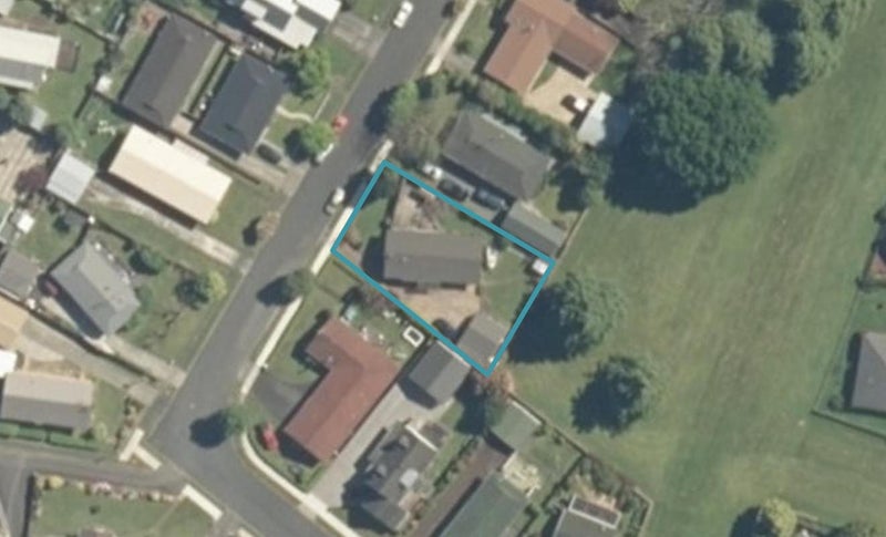 12 Sheridan Crescent, Leamington, Cambridge - Carousel 1