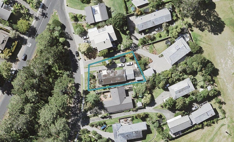 32 Saddleback Rise, Murrays Bay, Auckland - Carousel 1
