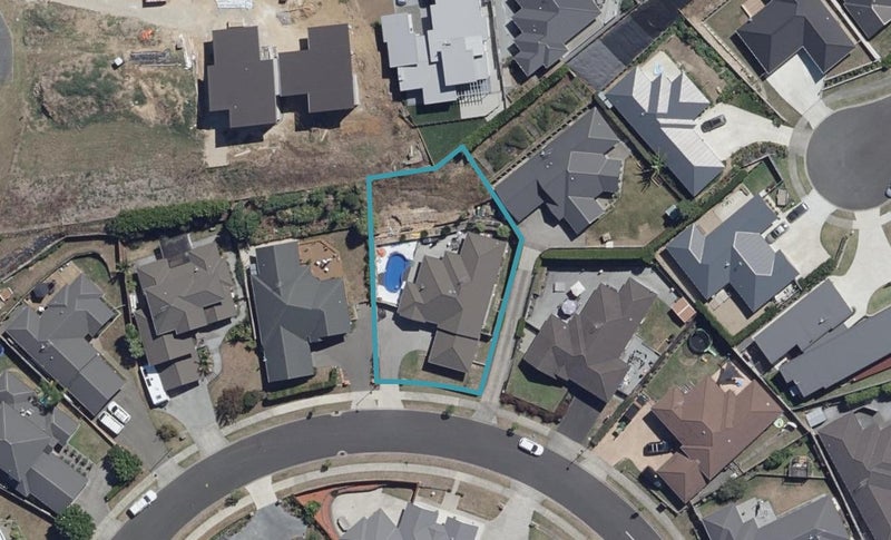 10 Sharaleigh Place, Grandview Heights, Hamilton - Carousel 1