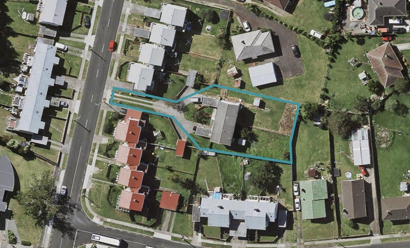 11 Pearl Baker Drive, Ōtara, Auckland - Carousel 1